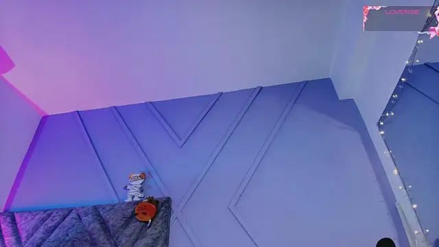 emmajohnss online show from 10-22-25, 04:02