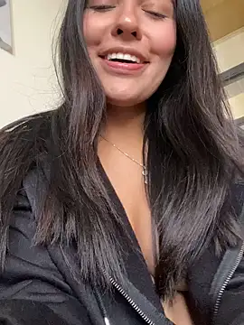 DaphneUwu online show from 12-29-24, 08:26