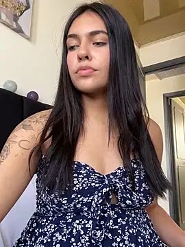 DaphneUwu online show from 01-13-25, 04:19