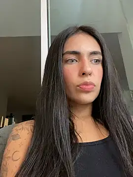 Snapshot of DaphneUwu chatting on 05-08-26, 01:44 DaphneUwu online show from 05-08-26, 01:44