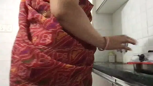 Snapshot of Riyasingh9 chatting on 03-06-25, 02:30 Riyasingh9 online show from 03-06-25, 02:30