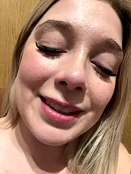 CherryAuroraa online show from 11-28-25, 11:29