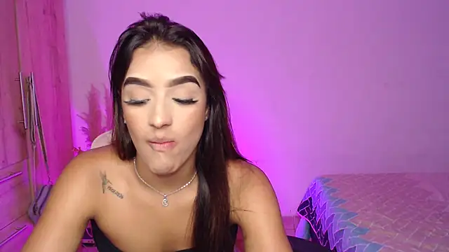 Snapshot of GiltRosebush chatting on 01-07-25, 11:14 GiltRosebush online show from 01-07-25, 11:14