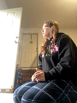 Snapshot of Dakota_02 chatting on 09-29-25, 12:54 Dakota 02 online show from 09-29-25, 12:54