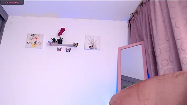 Annaross2 online show from 02-26-25, 04:14