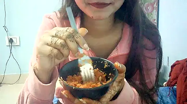 lovelydesi21 online show from 01-14-25, 05:56