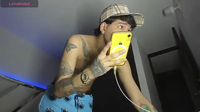 Snapshot of zack_isaac777 chatting on 03-04-25, 09:00 zack isaac777 online show from 03-04-25, 09:00