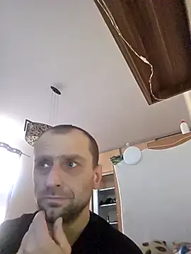 Snapshot of Roman0798 chatting on 12-19-25, 11:06 Roman0798 online show from 12-19-25, 11:06