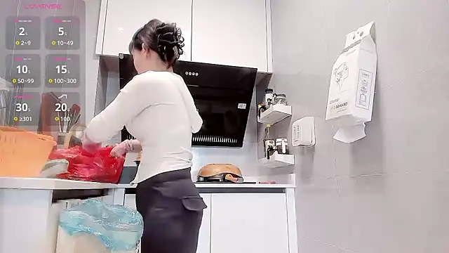 Vivian-6 online show from 03-30-26, 12:33