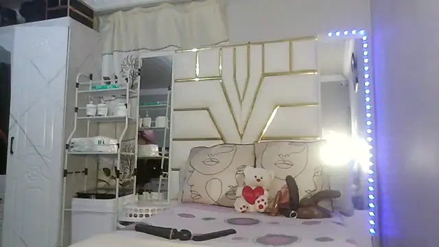 SexyyNana online show from 03-13-26, 04:08