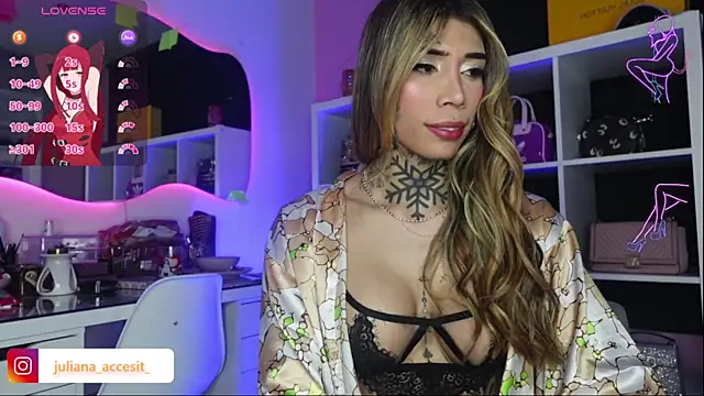 Snapshot of caroline_cossei chatting on 01-26-25, 03:48 caroline cossei online show from 01-26-25, 03:48