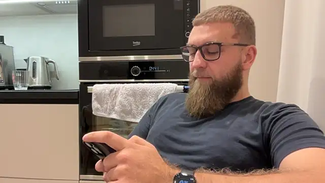 Bear bear  online show from 11-12-25, 11:21