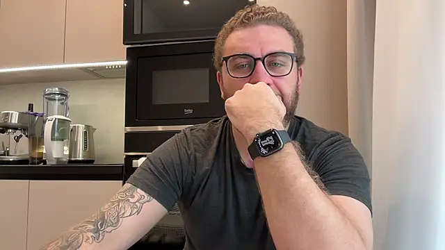 Bear bear  online show from 04-15-26, 08:43