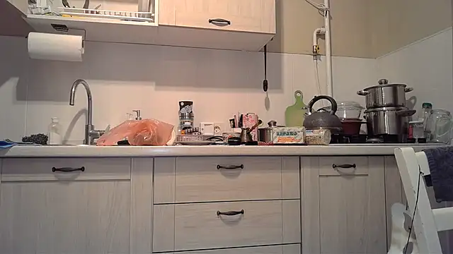 Snapshot of LediLedaxx chatting on 12-16-24, 03:43 LediLedaxx online show from 12-16-24, 03:43