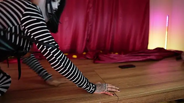 Scarlett collins02 online show from 02-15-26, 07:51