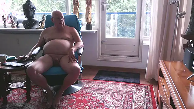 Snapshot of Exhib070 chatting on 09-26-25, 09:35 Exhib070 online show from 09-26-25, 09:35