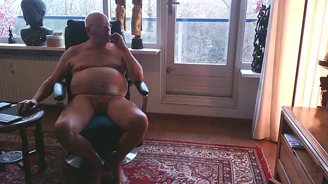 Snapshot of Exhib070 chatting on 02-21-26, 12:17 Exhib070 online show from 02-21-26, 12:17