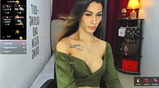 Snapshot of Trixie_Mattel21 chatting on 03-19-25, 02:16 Trixie Mattel21 online show from 03-19-25, 02:16