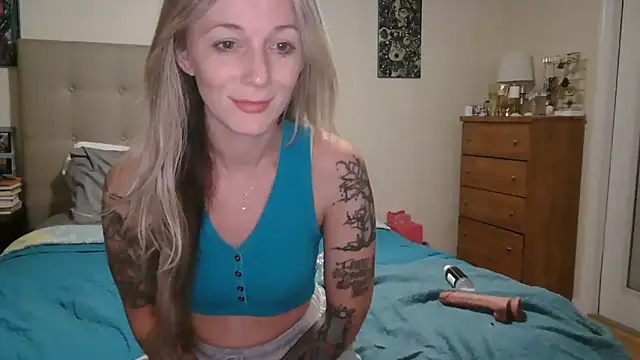 Heyitsmee33 online show from 10-21-25, 10:27