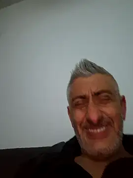 Snapshot of DildoG45 chatting on 12-21-25, 05:20 DildoG45 online show from 12-21-25, 05:20