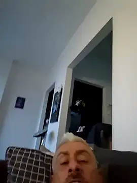 Snapshot of DildoG45 chatting on 02-15-26, 06:10 DildoG45 online show from 02-15-26, 06:10