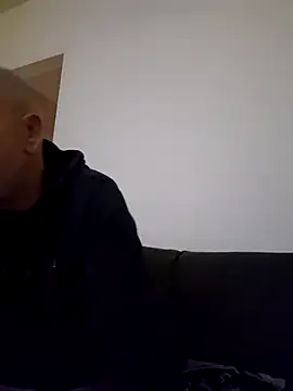 Snapshot of cuci45 chatting on 02-08-26, 10:13 cuci45 online show from 02-08-26, 10:13