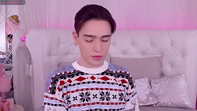 Snapshot of RobbyCharming chatting on 12-29-24, 07:53 RobbyCharming online show from 12-29-24, 07:53