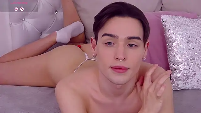 Snapshot of RobbyCharming chatting on 01-05-25, 01:45 RobbyCharming online show from 01-05-25, 01:45