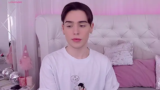 Snapshot of RobbyCharming chatting on 01-11-25, 07:38 RobbyCharming online show from 01-11-25, 07:38