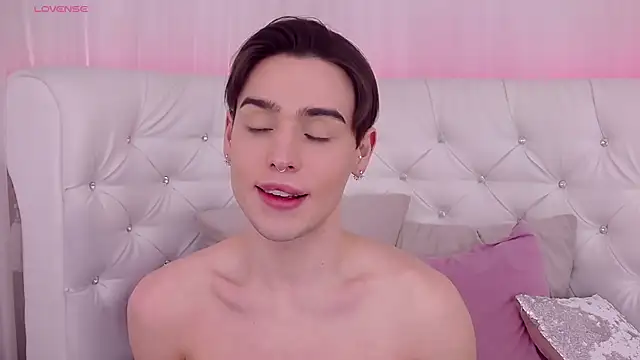 Snapshot of RobbyCharming chatting on 01-16-25, 01:48 RobbyCharming online show from 01-16-25, 01:48