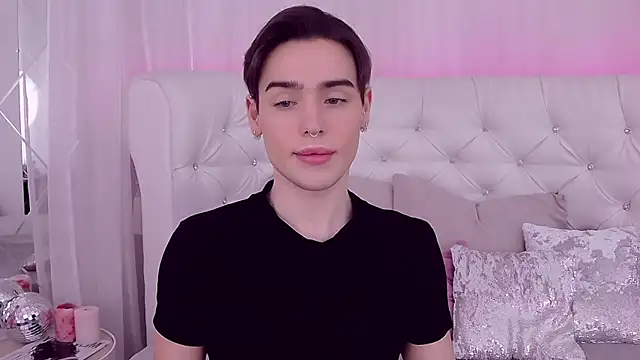 Snapshot of RobbyCharming chatting on 01-17-25, 07:49 RobbyCharming online show from 01-17-25, 07:49