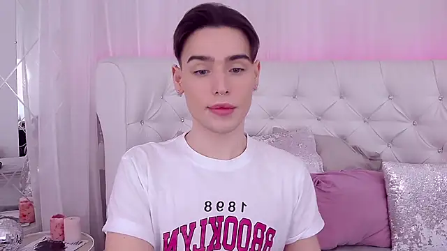 Snapshot of RobbyCharming chatting on 01-19-25, 07:47 RobbyCharming online show from 01-19-25, 07:47