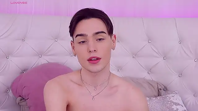 Snapshot of RobbyCharming chatting on 01-31-25, 10:52 RobbyCharming online show from 01-31-25, 10:52