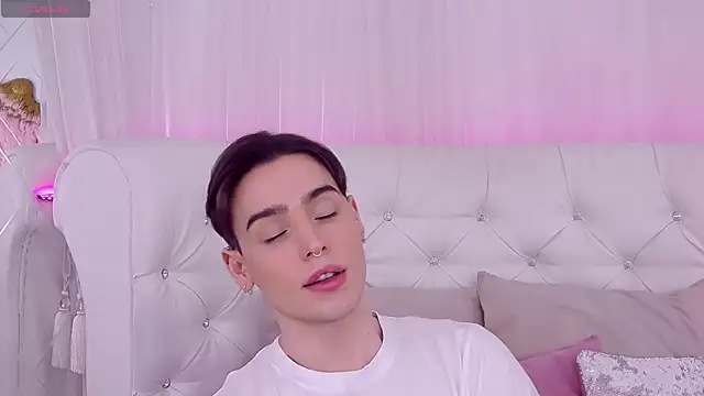 Snapshot of RobbyCharming chatting on 02-02-25, 07:57 RobbyCharming online show from 02-02-25, 07:57