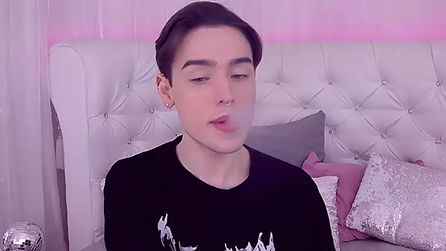 Snapshot of RobbyCharming chatting on 02-22-25, 07:47 RobbyCharming online show from 02-22-25, 07:47