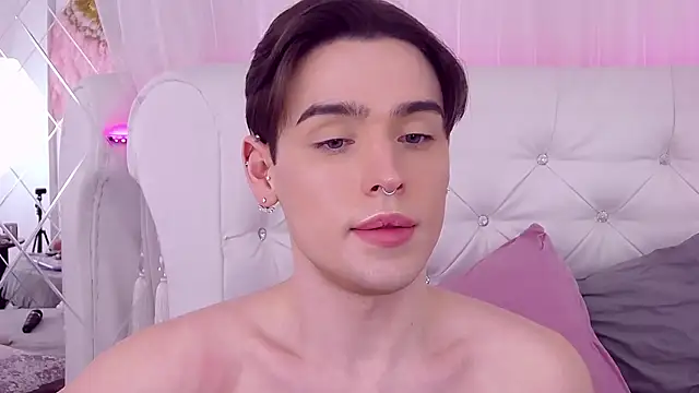 Snapshot of RobbyCharming chatting on 02-25-25, 01:52 RobbyCharming online show from 02-25-25, 01:52