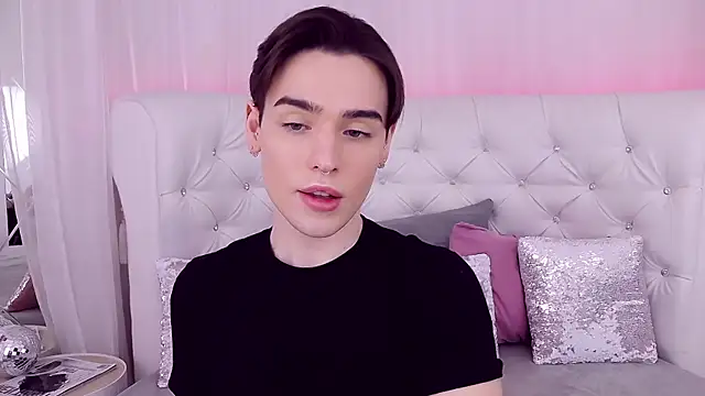 Snapshot of RobbyCharming chatting on 02-28-25, 07:46 RobbyCharming online show from 02-28-25, 07:46