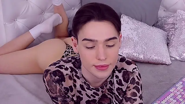 Snapshot of RobbyCharming chatting on 03-09-25, 10:52 RobbyCharming online show from 03-09-25, 10:52