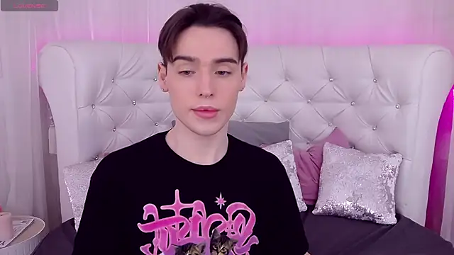 Snapshot of RobbyCharming chatting on 03-22-25, 01:54 RobbyCharming online show from 03-22-25, 01:54