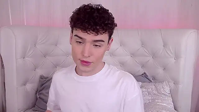Snapshot of RobbyCharming chatting on 09-26-25, 03:54 RobbyCharming online show from 09-26-25, 03:54