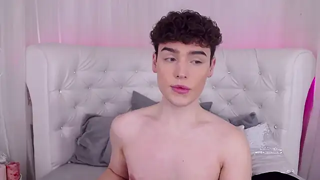 Snapshot of RobbyCharming chatting on 10-17-25, 03:42 RobbyCharming online show from 10-17-25, 03:42