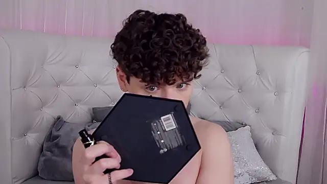 RobbyCharming online show from 01-17-26, 04:06