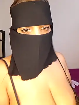 Snapshot of amerlov15 chatting on 10-08-25, 11:19 amerlov15 online show from 10-08-25, 11:19