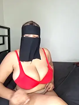 Snapshot of amerlov15 chatting on 11-01-25, 11:45 amerlov15 online show from 11-01-25, 11:45