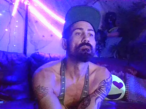 Snapshot of ItalianPapiDripDrip chatting on 02-05-25, 10:51 ItalianPapiDripDrip online show from 02-05-25, 10:51