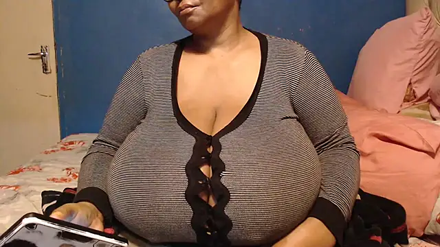 CUTEFIRMMELONSS online show from 10-01-25, 03:45