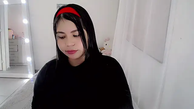 Snapshot of Youlittlepervertt_ chatting on 05-17-26, 08:05 Youlittlepervertt online show from 05-17-26, 08:05