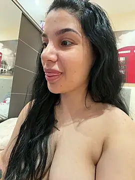 Snapshot of Samira30 chatting on 04-20-26, 10:29 Samira30 online show from 04-20-26, 10:29