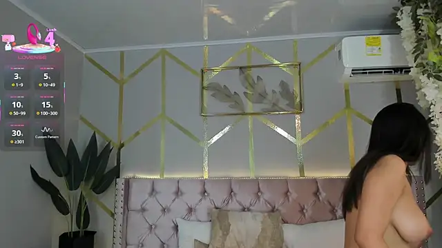 Snapshot of candy_beck chatting on 03-15-25, 04:32 candy beck online show from 03-15-25, 04:32