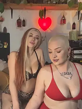 Snapshot of liquidxlogan chatting on 10-13-25, 11:38 liquidxlogan online show from 10-13-25, 11:38